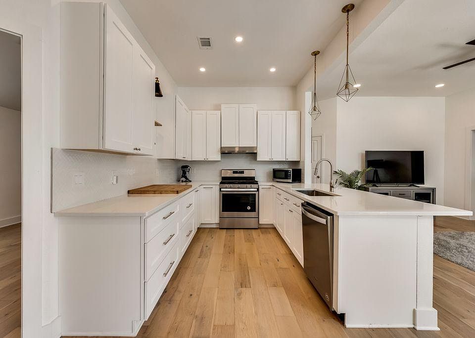 1st image of 4106 Harvestwood Dr