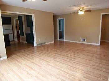 5th image of 1112 N Winton Rd