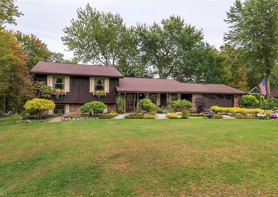 1st image of 98 Lakeview Ln