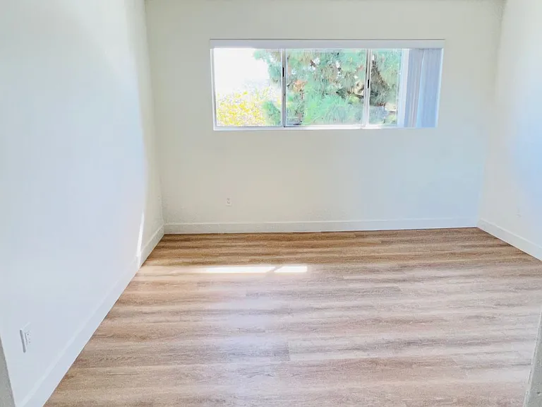 Tustin Palms Apartment Homes — Photo 25