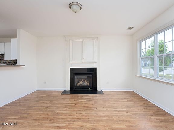 3rd image of 1751 Pepperwood Way