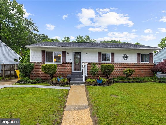 2nd image of 411 Arbor Dr