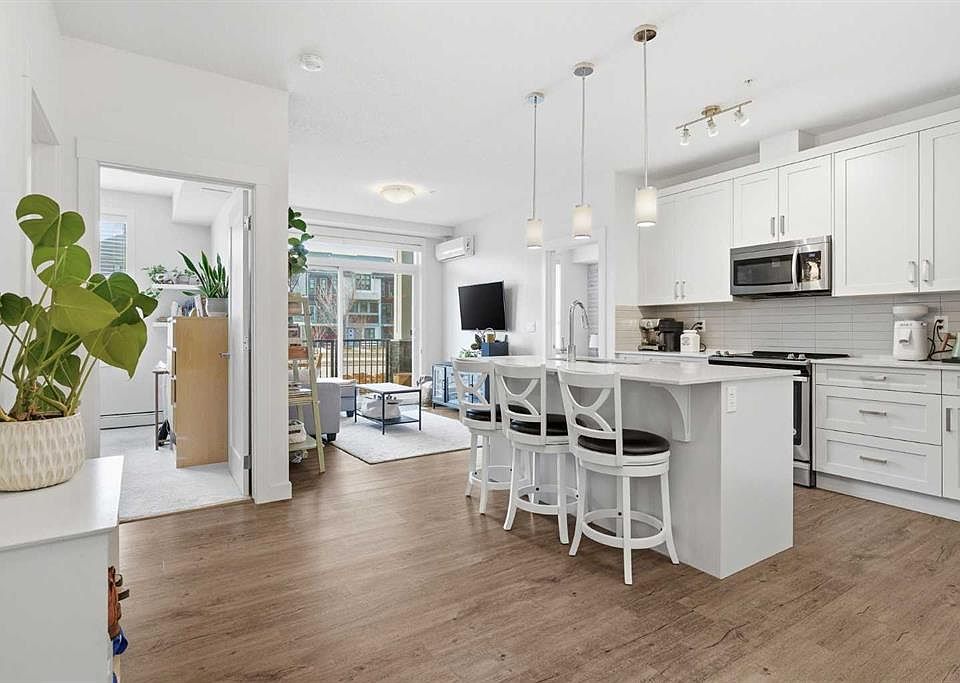 1st image of 20 Walgrove Walk SE #104