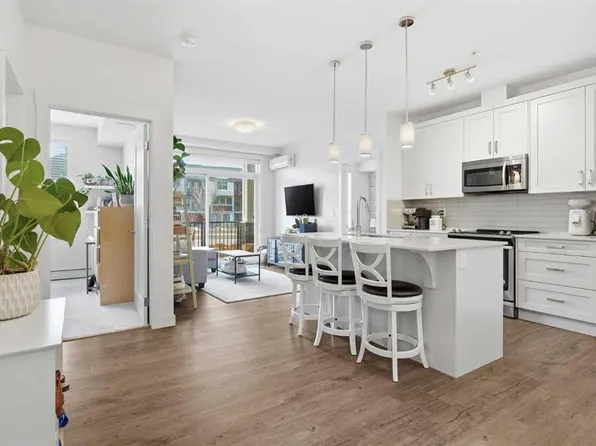 20 Walgrove Walk SE #104, Calgary, AB T2X 4L2