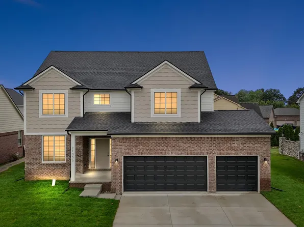 21056 Oakridge Dr, Clinton Township, MI 48036