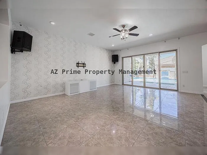 4 bed, 3.0 bath, 2534 sqft, $3,995 — Photo 4
