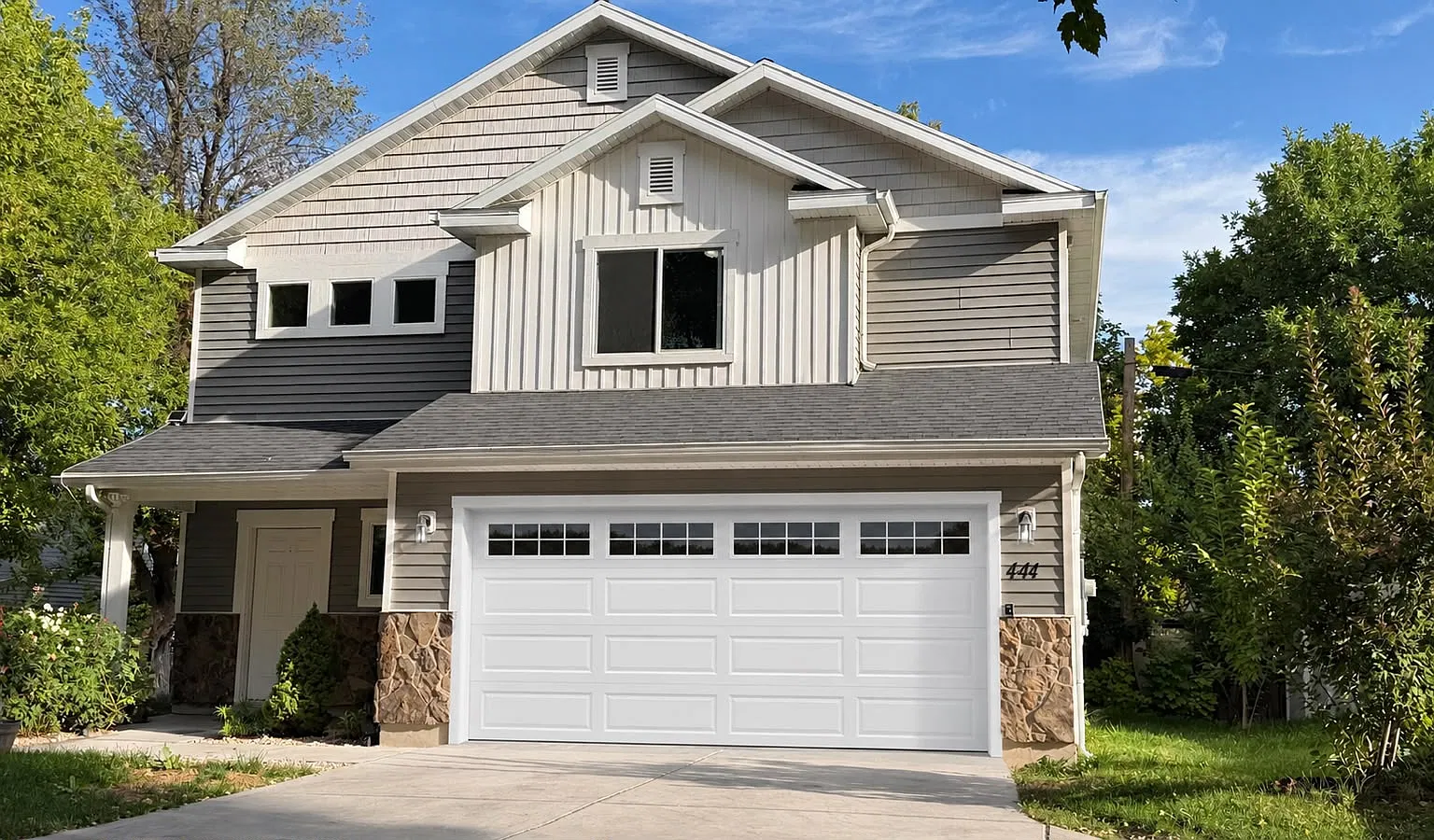 4 bed, 1749 sqft, $2,400 — Photo 1