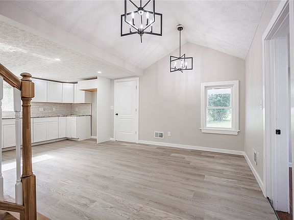 5th image of 10686 Wolcott Rd