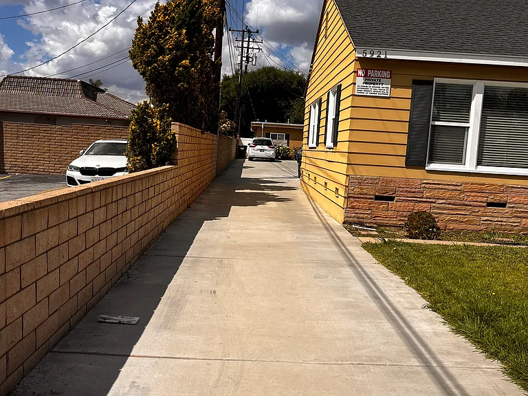 5921 Rowland Ave — Photo 16