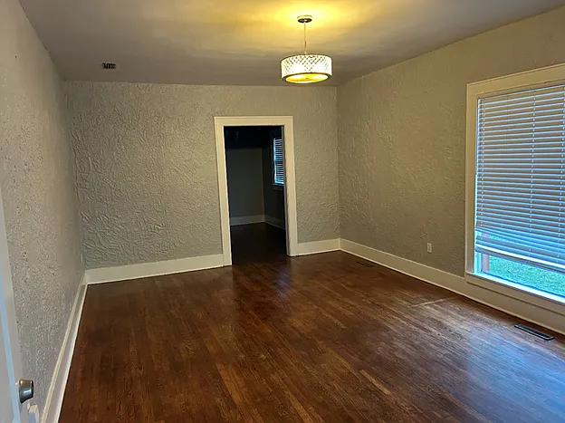 6420 New Kings Road - 1 — Photo 4