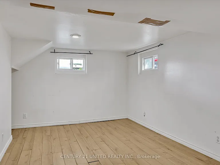 878 Chemong Rd — Photo 21