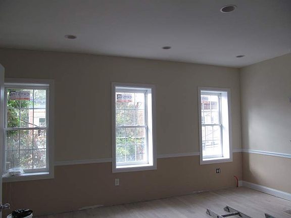 5th image of 10715 164th St