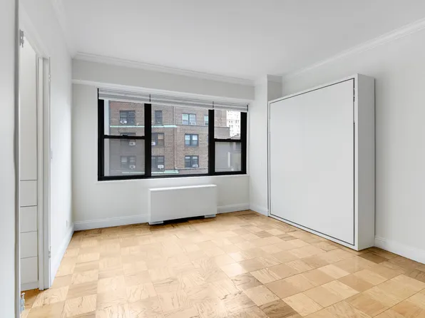 305 East 40th Street image 8 of 25