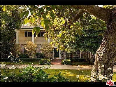 3rd image of 10442 Kling St