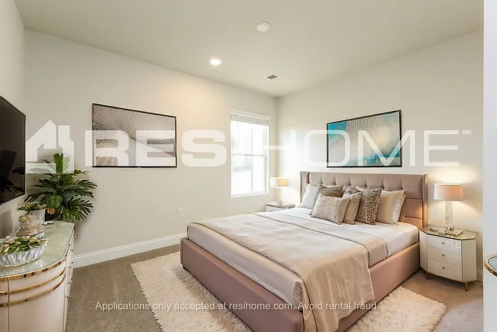 203 Aurora Ln — Photo 11