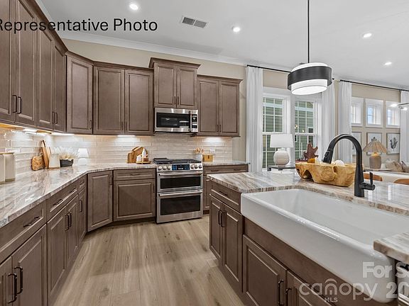 4th image of 1468 Twin Leaf Rd