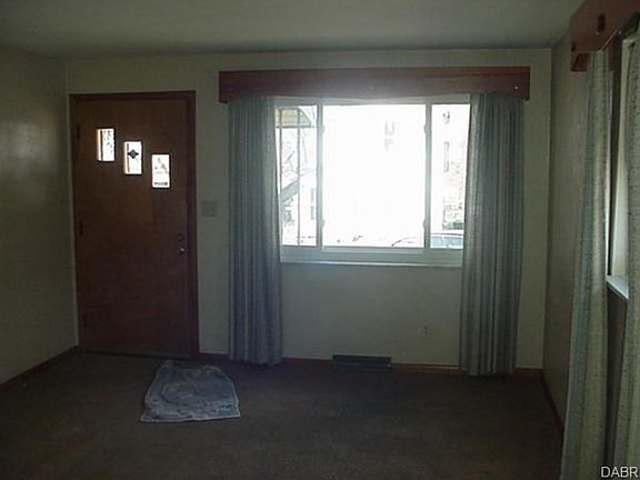 4th image of 730 E Pearl St