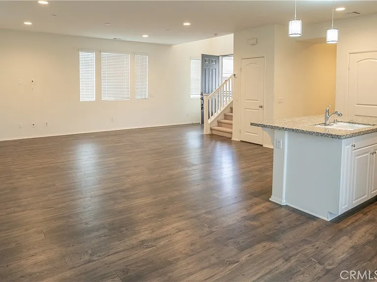 42688 Azure St — Photo 5