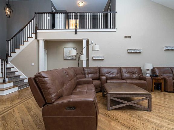 5th image of 2062 Orchard Park Dr