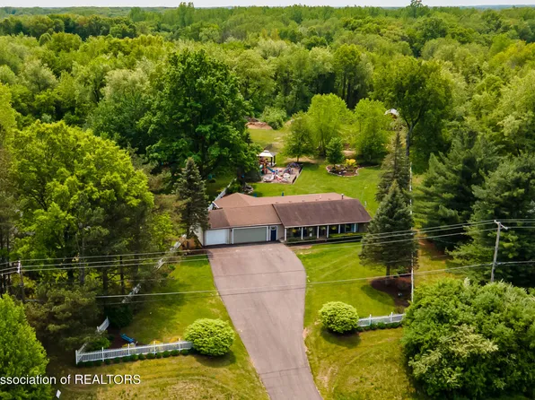8566 Old M #78, Haslett, MI 48840