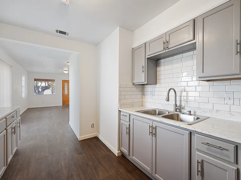 3827 Vineyard Dr — Photo 15
