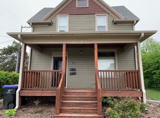 106 E Walnut St, Bloomington, IL 61701