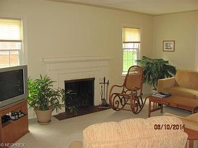 3rd image of 130 Woodhill Dr