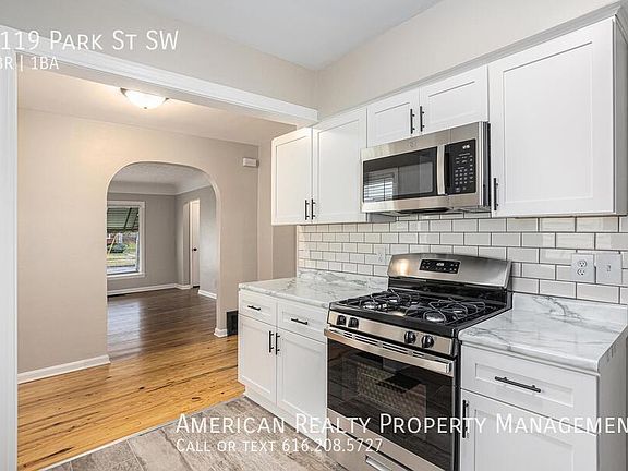 2nd image of 1119 Park St SW
