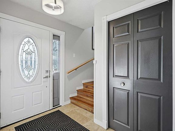 2nd image of 31 SW Willow Cres