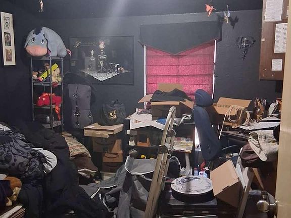 3rd image of 19 Wildrose Ln