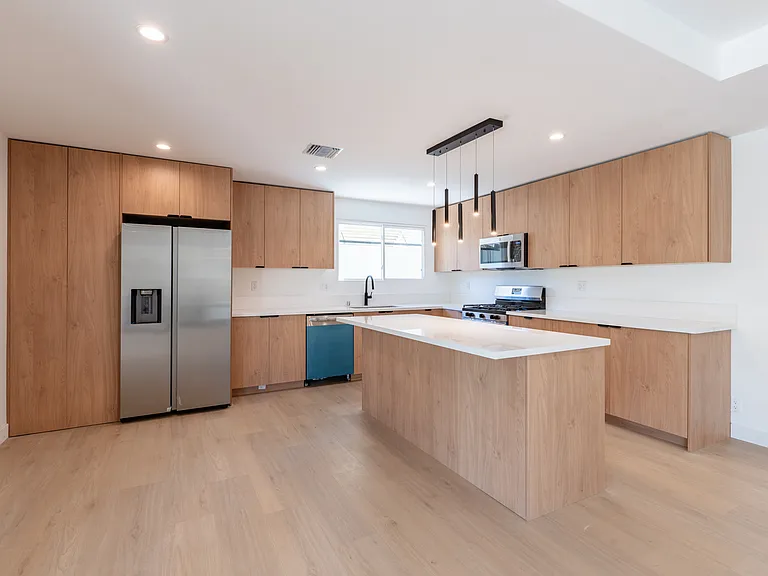 6644 Platt Ave — Photo 2