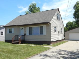 213 C Ave, Hiawatha, IA 52233