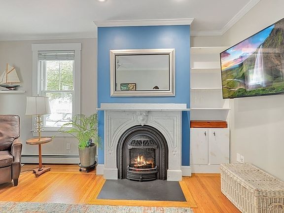 4th image of 74 Pearl St #1