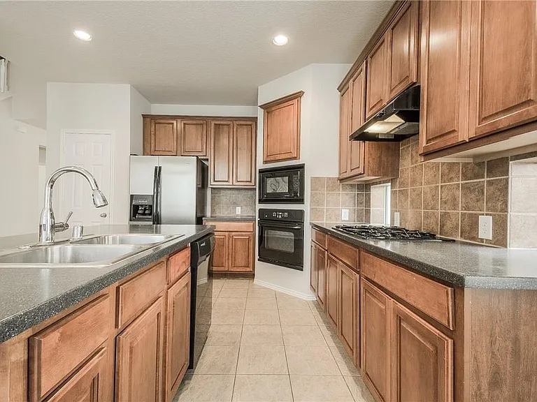 2338 Falcon Point Dr — Photo 6