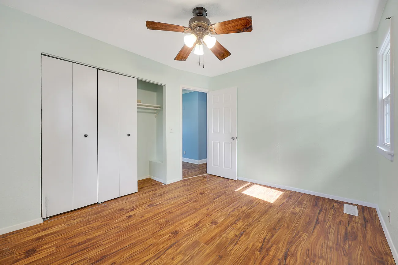 2 bed, 748 sqft, $2,200 — Photo 3