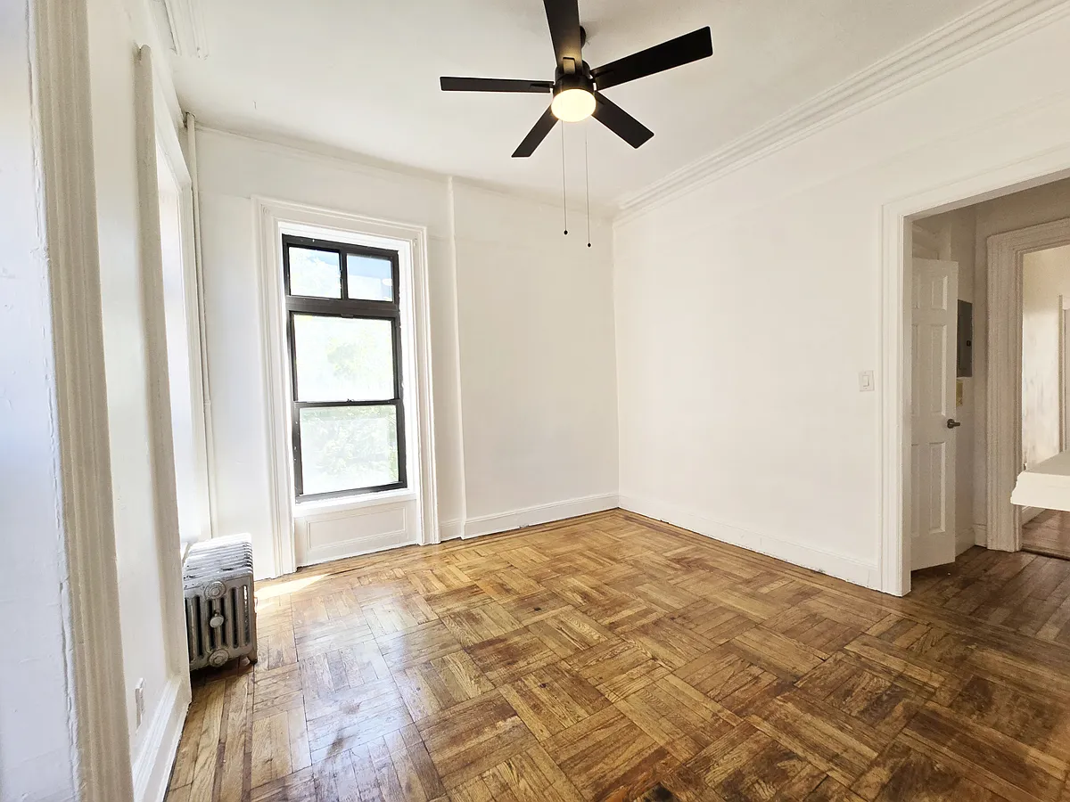 Building Photo - 551 Henry St #2