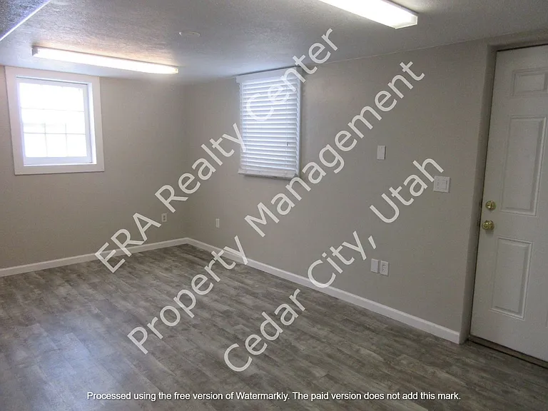 399 E Center St — Photo 9