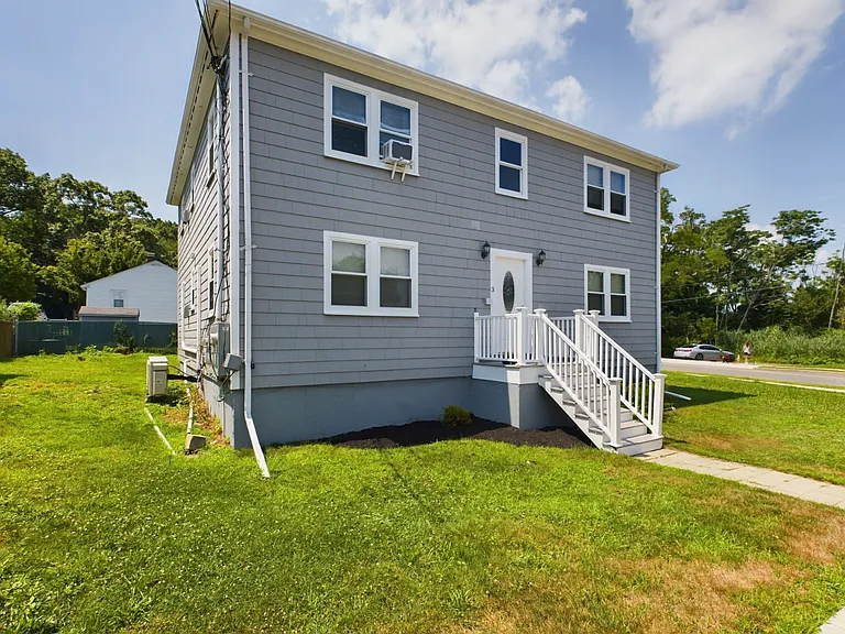 3 Sagamore Ave #1R — Photo 12
