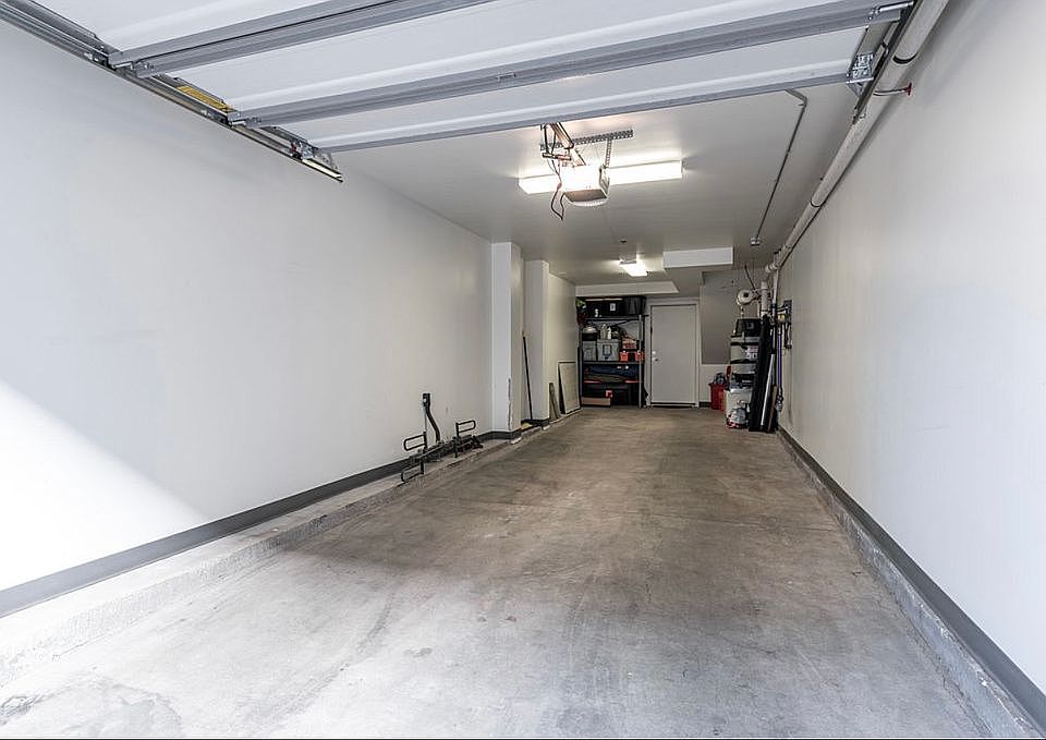 1st image of 15 E Kensington Ave