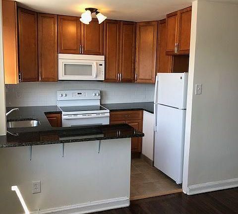 3rd image of 835 Windermere Ave Floor 2