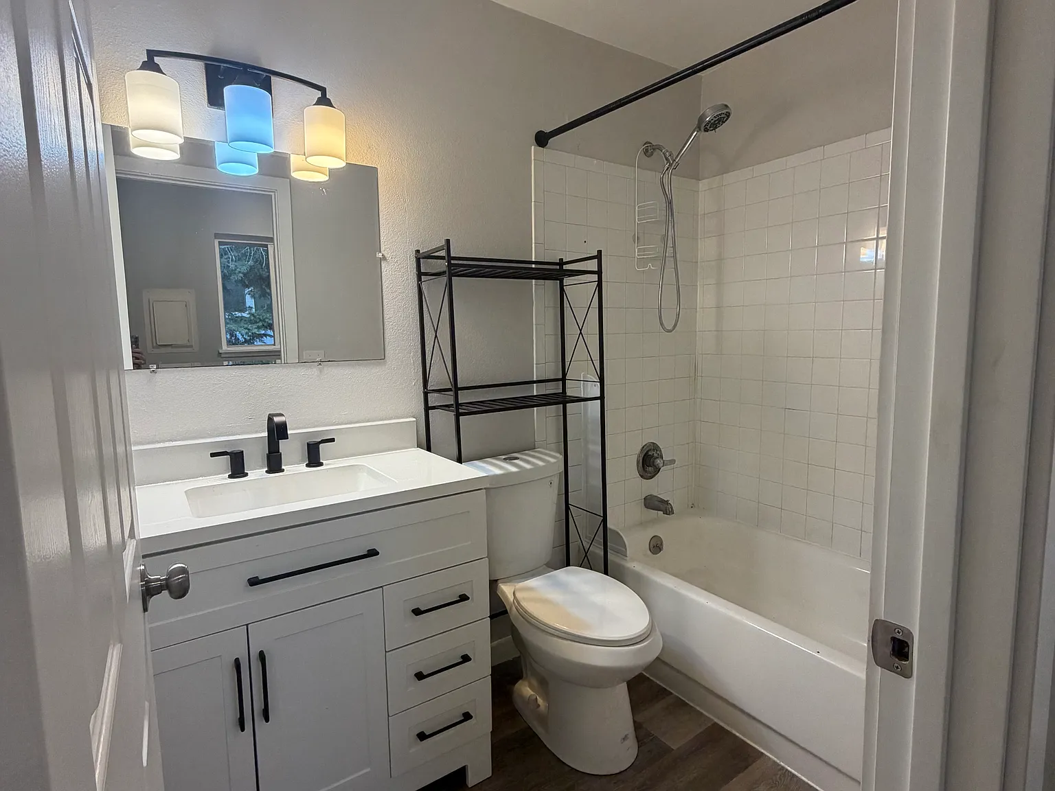 Studio, 500 sqft, $1,225 — Photo 2