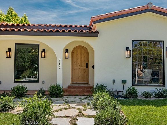 4th image of 2357 Midvale Ave