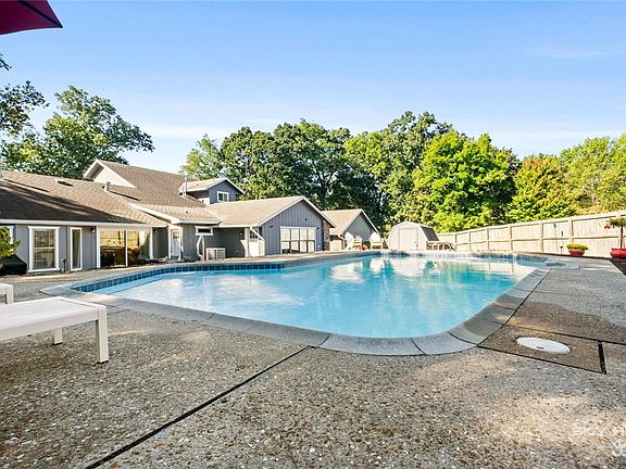 2nd image of 1316 NW Quail Run Cir