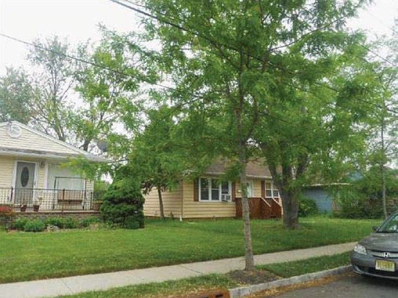 2nd image of 542 Wheatland Ave