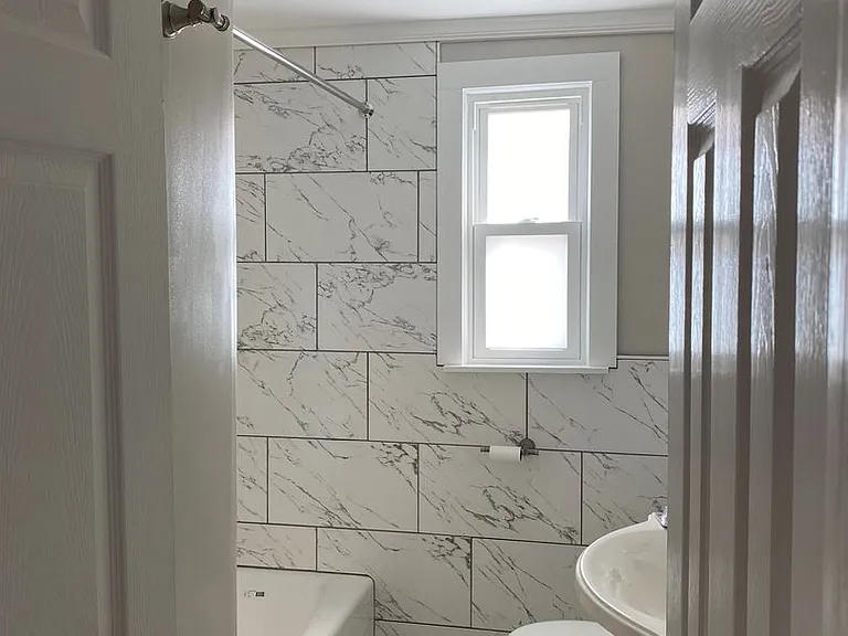 701 W Walnut St — Photo 15
