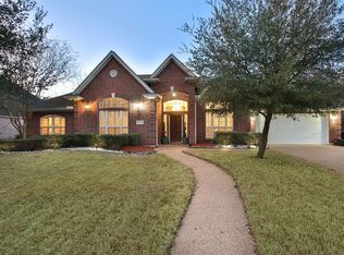 8305 Wildewood Cir, College Station, TX 77845