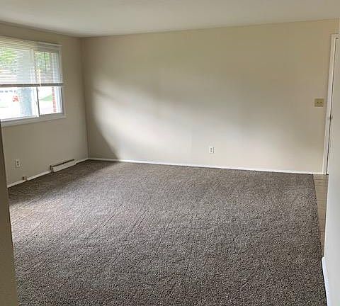 3rd image of 589 Barbara Dr