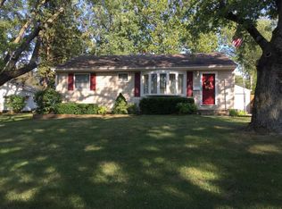 27 Madison Dr, Decatur, IL 62521