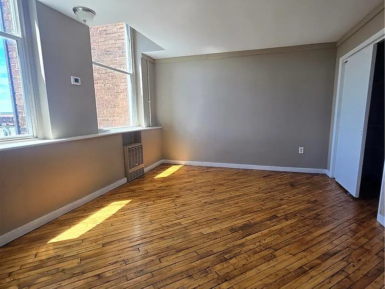 1402 W Liberty St #402 — Photo 3