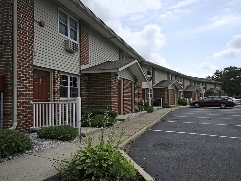 University Park Apartments — Photo 7
